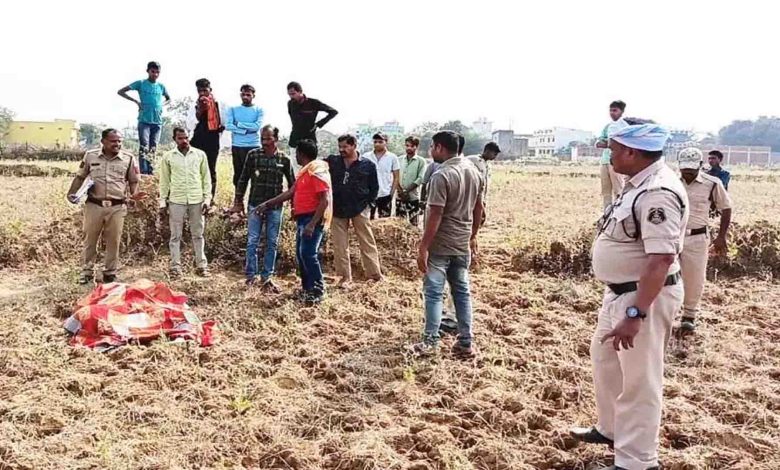 Sensation spread after the dead body of a soldier was found, he was on duty at Rajim fair.