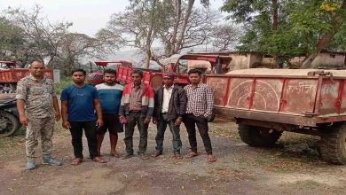 Police caught 5 tractors illegally transporting sand