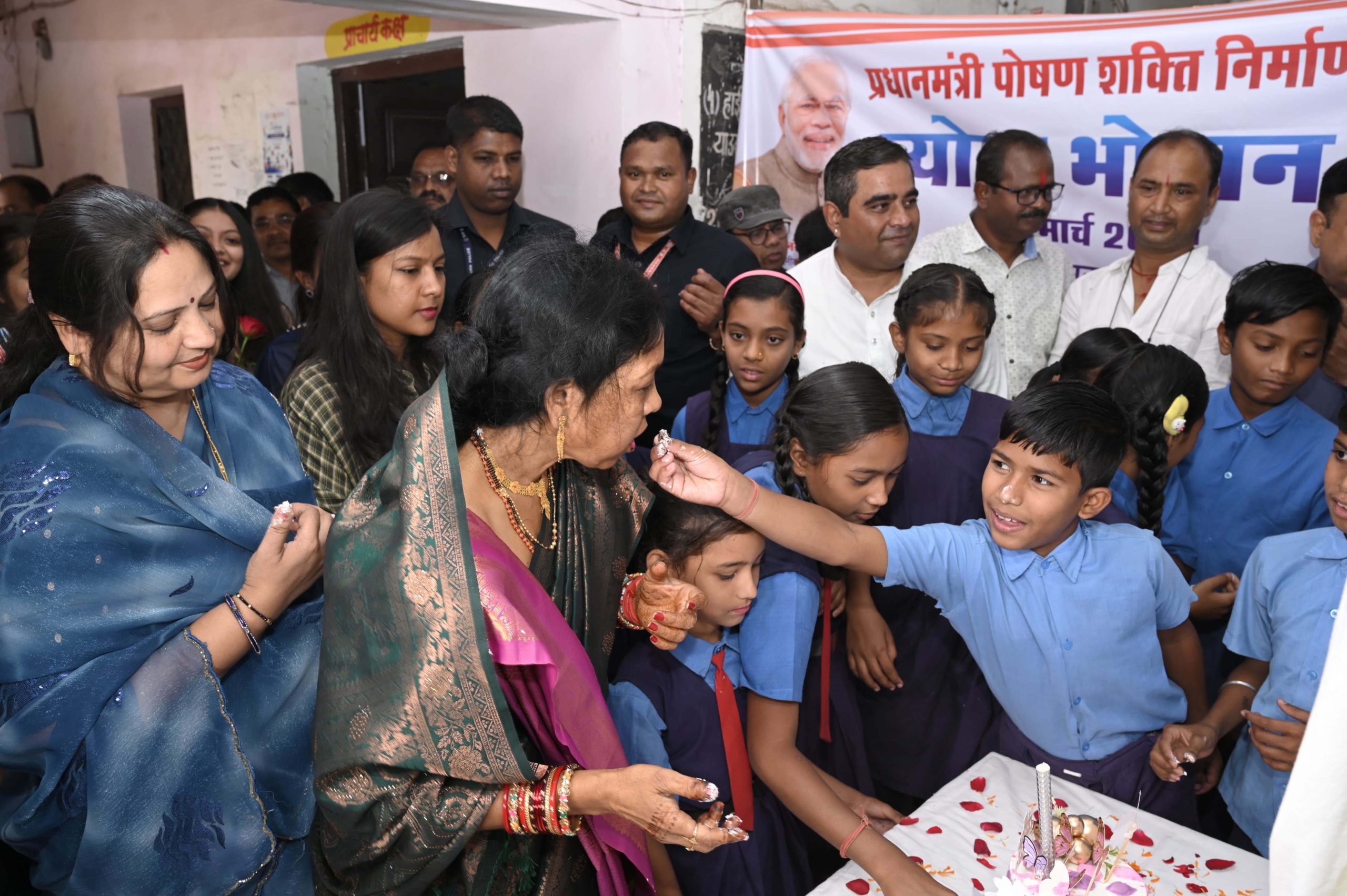 Smt. Kaushalya Sai celebrates birthday with heartwarming 'Nyota Bhoj' for school children