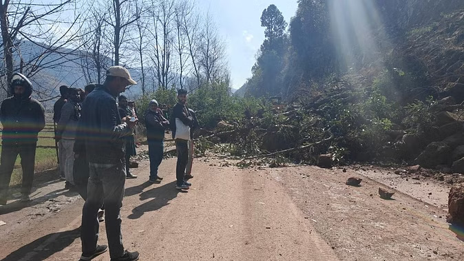 Jammu-Srinagar highway closed due to landslide