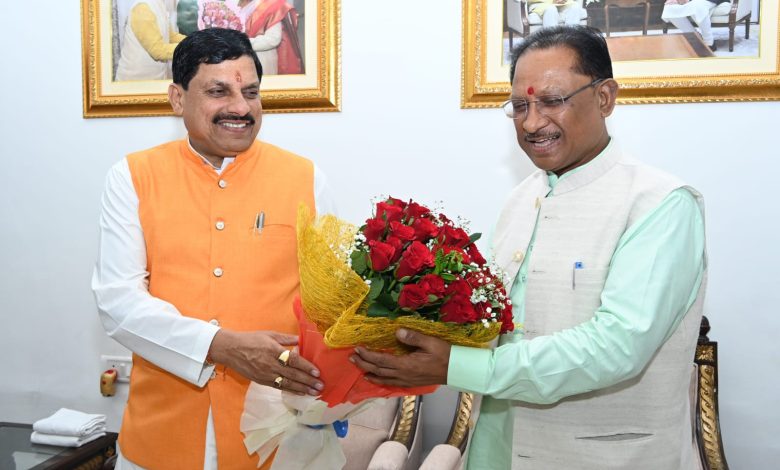 Madhya Pradesh Chief Minister Dr Yadav pays courtesy visit to Chief Minister Shri Sai