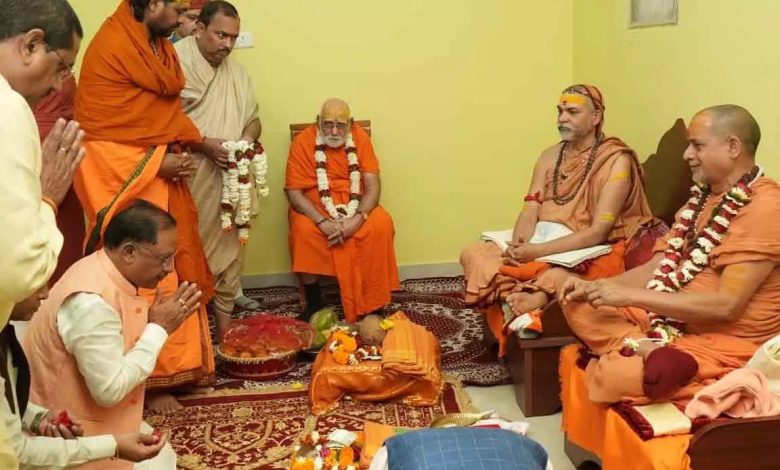 CM Vishnudev Sai had darshan of Jagadguru Swami Shri Avimukteshwaranand Saraswati and Sadanand Saraswati.