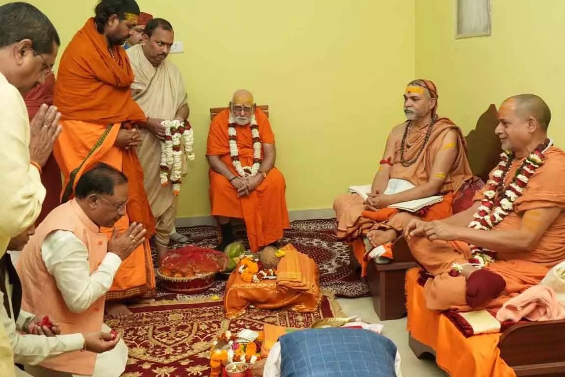 CM Vishnudev Sai had darshan of Jagadguru Swami Shri Avimukteshwaranand Saraswati and Sadanand Saraswati.