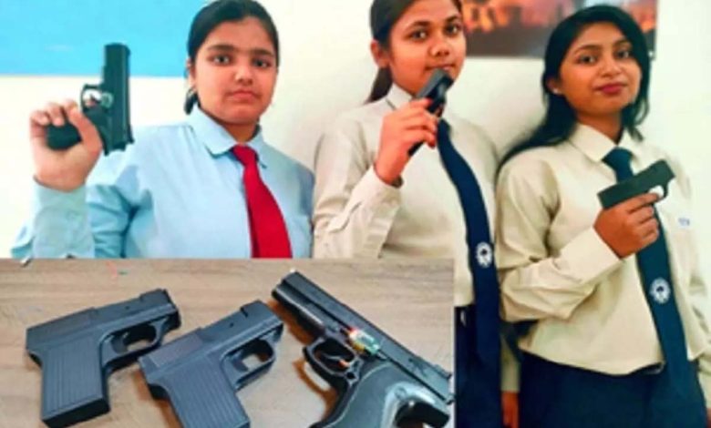 Girls made electric pistol, will teach miscreants a lesson