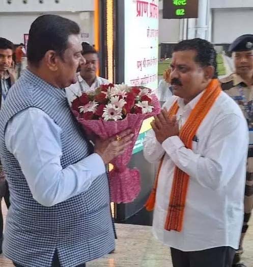 Union Minister of State Kapil Moreshwar Patil reached Raipur, Vijay Sharma welcomed