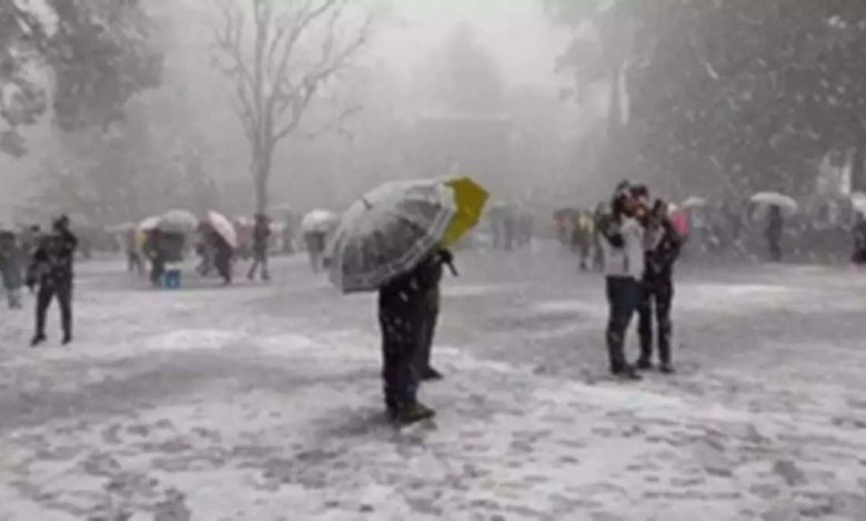 Snowfall in high altitude areas of Jammu and Kashmir, rain in plains