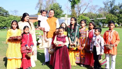 CM Dhami celebrated Uttarakhand's folk festival Phuldei with his family