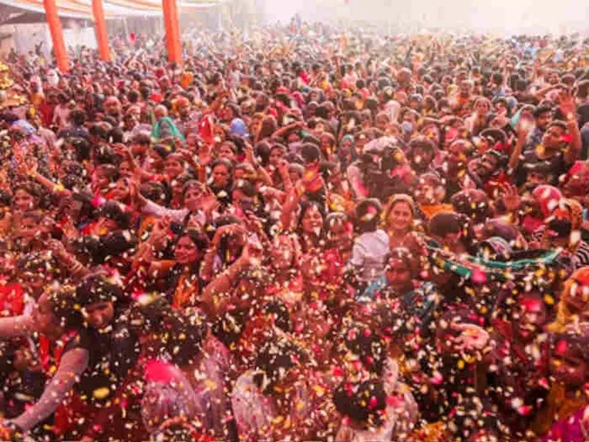 This time Holi of Mathura and Vrindavan will be bigger and grander.