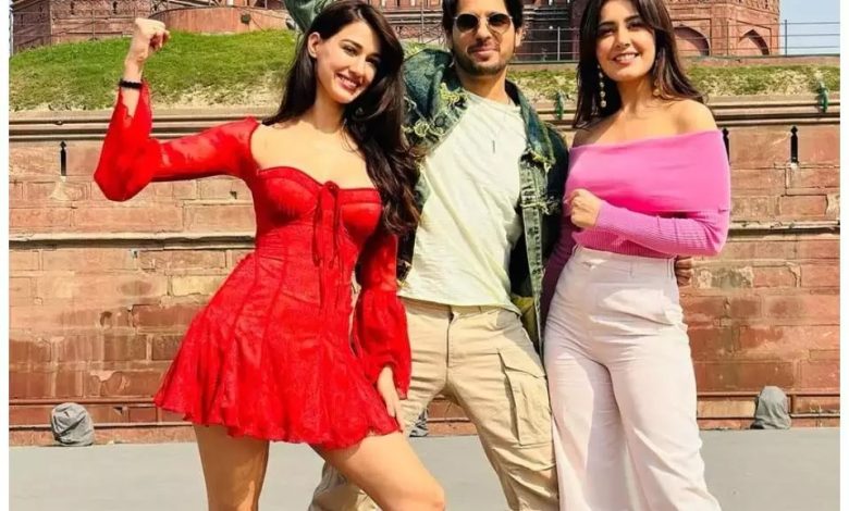 Siddharth Malhotra promotes 'Yoddha' with Raashi Khanna and Disha Patani in Delhi