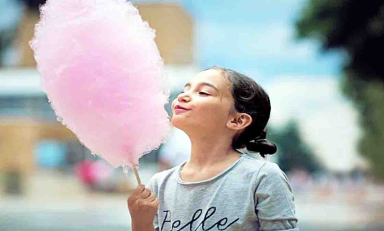 Dangerous chemical found in cotton candy, department issues notice to candy seller