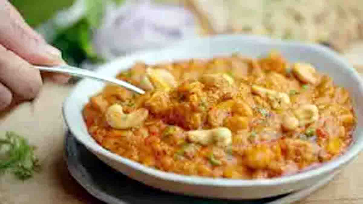 Delicious recipe of restaurant style cashew mushroom masala