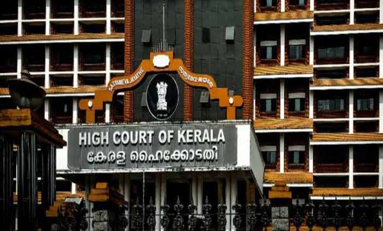 Kerala HC exempts advocates from wearing gowns