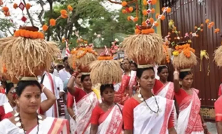 Thousands of tribals celebrate Sarhul festival in Sundergarh