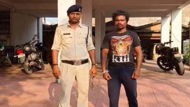 Knife waved in cloth market Pandari, accused arrested