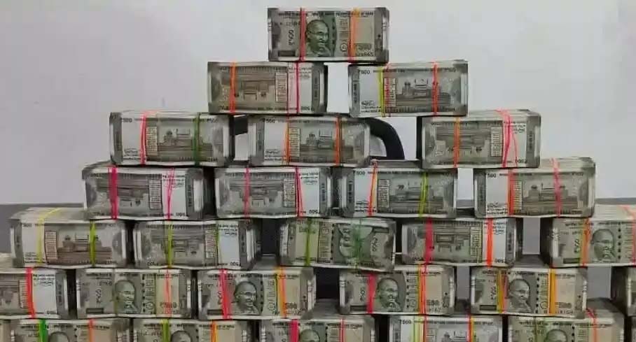 Rs 1.09 crore seized from passenger bus, know what SP told?