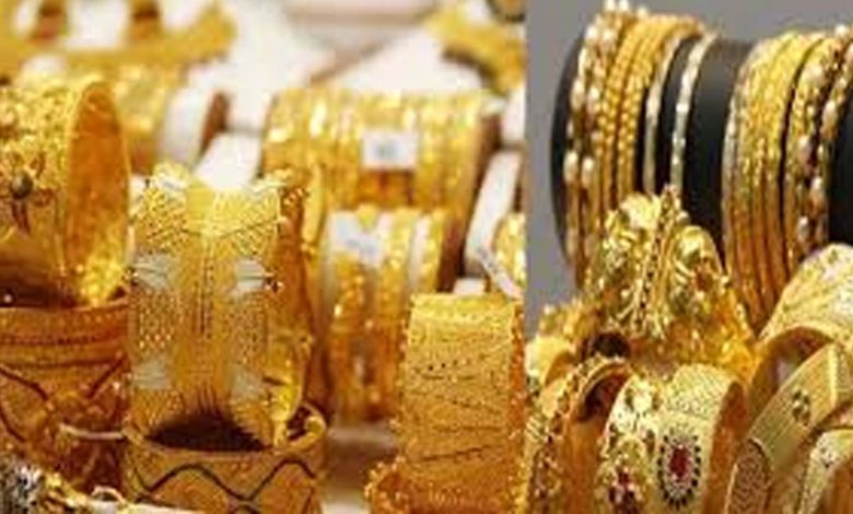 Gold sales ride high on festive mood