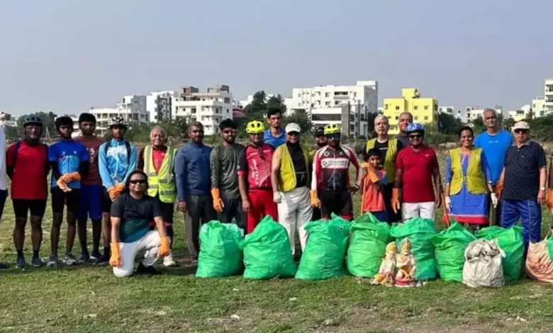Community effort to remove plastic and garbage from Kapra Lake in Hyderabad