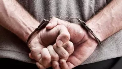 Female smuggler arrested with heroin