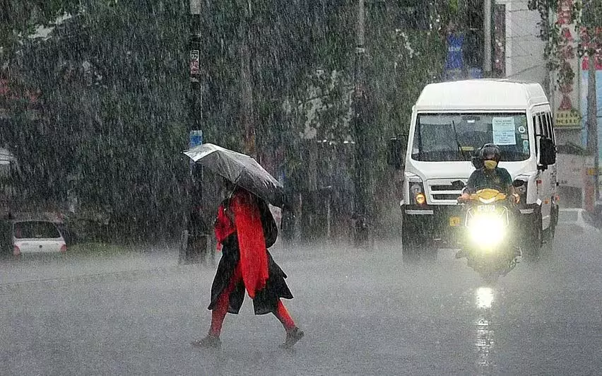 Heavy rain: IMD issues orange alert for three districts of Kerala