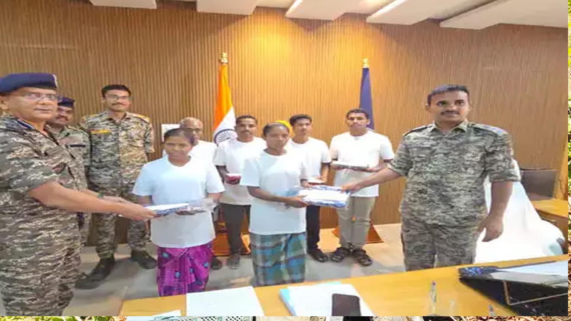 6 Naxalites surrendered, including a couple