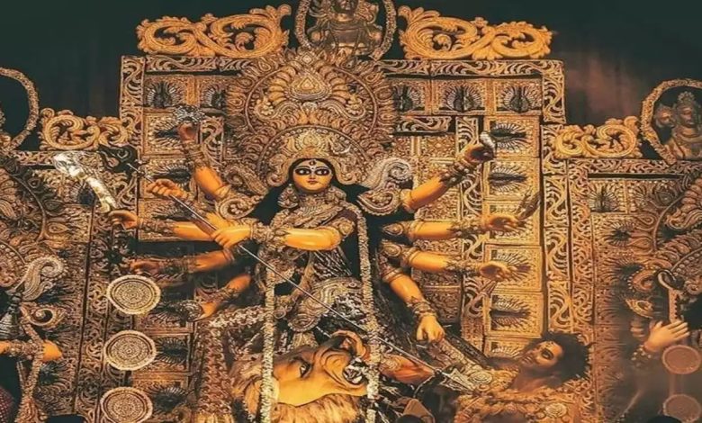 Do Maa Durga's Aarti every day, all paths to progress will open