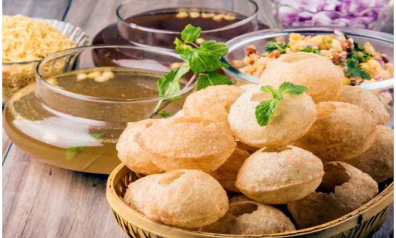 Make puffed semolina golgappas and spicy water at home