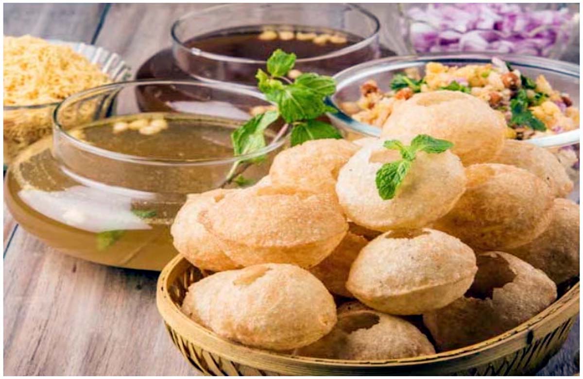 Make puffed semolina golgappas and spicy water at home