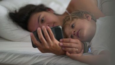 Excessive use of mobile phones causes dangerous damage to children, addiction is a big problem