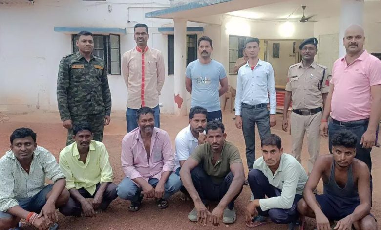 7 gamblers arrested in police raid, patrolling team surrounded and caught them