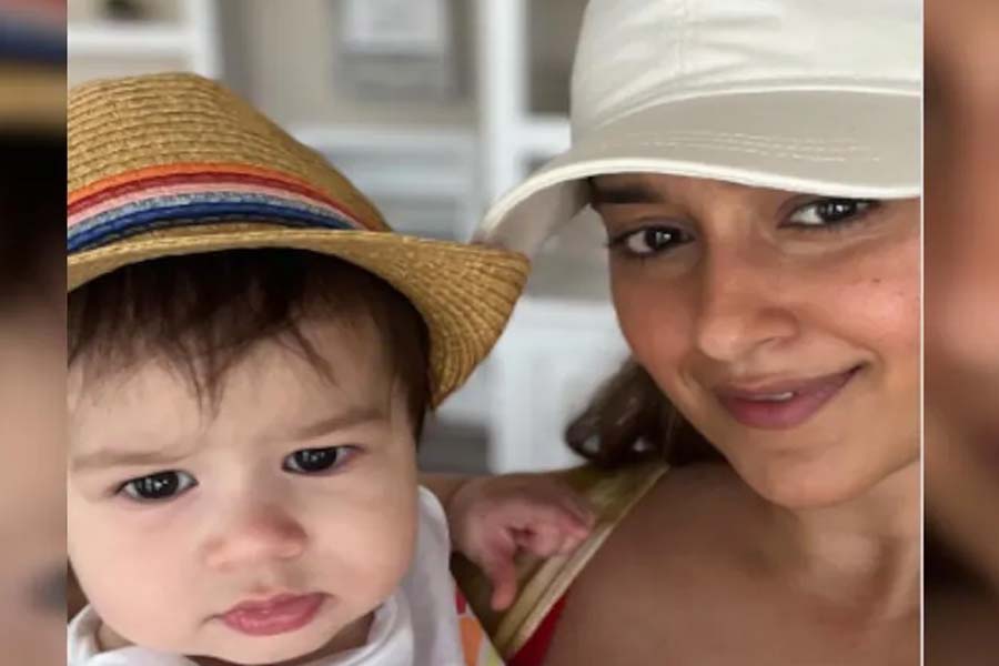 ileana d'cruz, son koa phoenix, holiday, photos