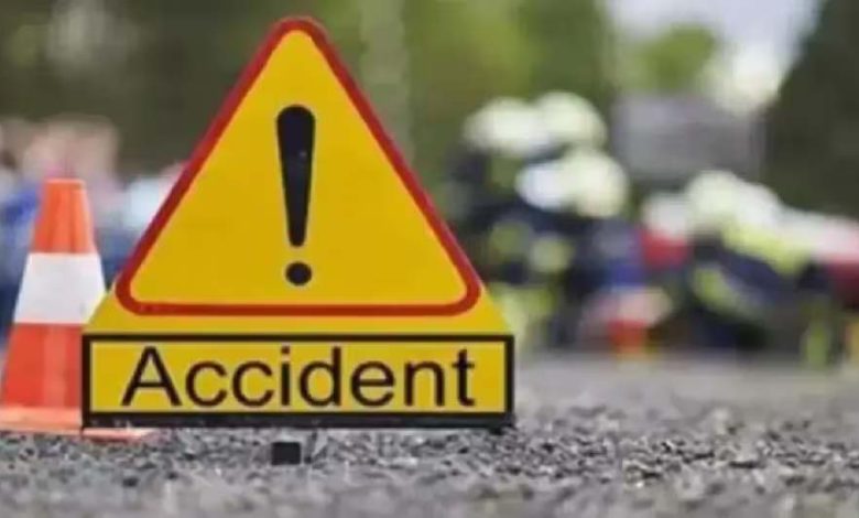 Accident: Car and bike collide violently, 3 die tragically
