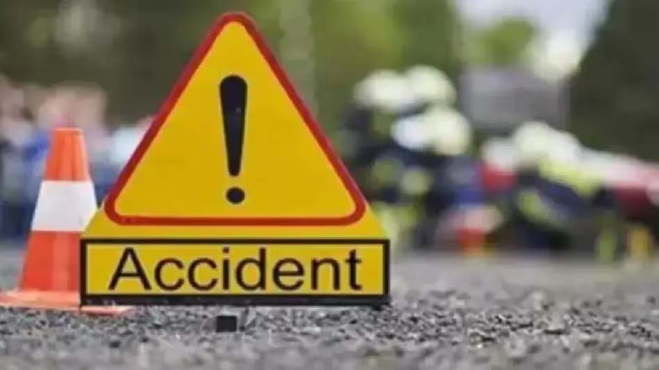 Accident: Car and bike collide violently, 3 die tragically