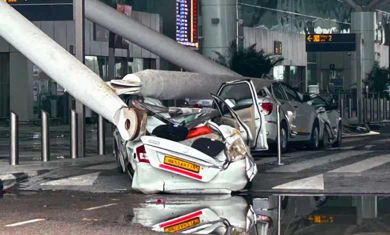 Flights canceled due to roof collapse at Delhi Airport, passengers are facing huge problems