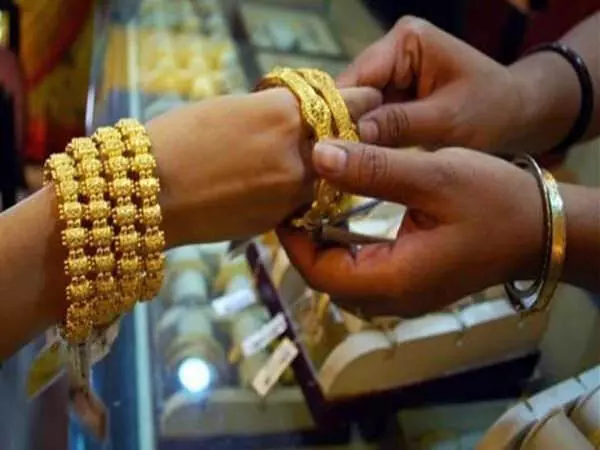 Rising demand for gold affects India's trade deficit