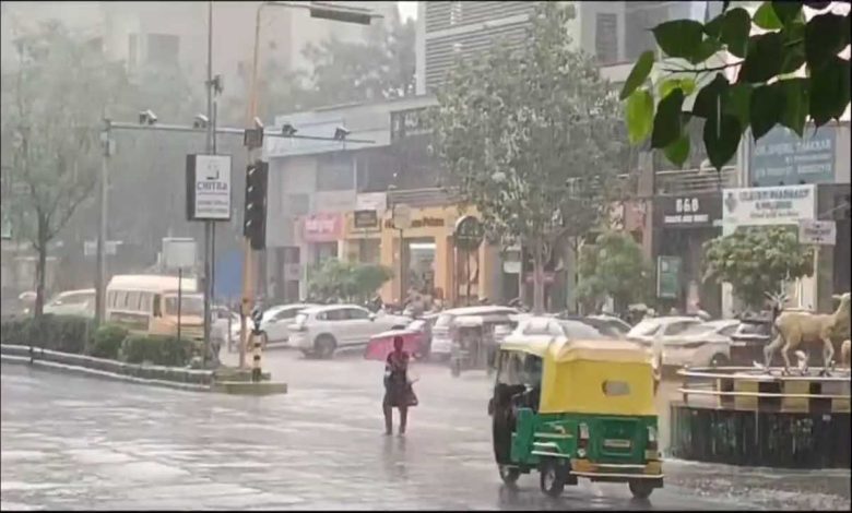 People are troubled due to heavy rain in Gujarat