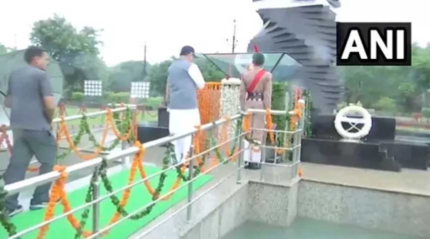 Amidst rain in Bhopal, CM Yadav paid tribute to the heroes of Kargil war