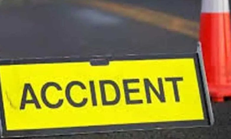 Delhi: Car collides with roadways bus, 3 people died