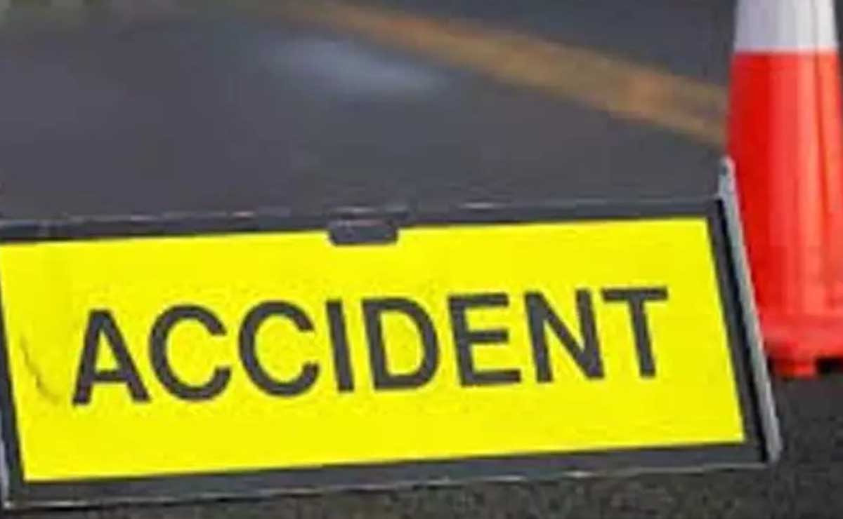 Delhi: Car collides with roadways bus, 3 people died