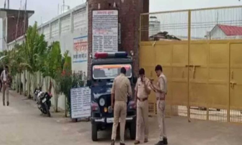 Uttar Pradesh: Young man got electric shock as soon as he entered the gate and died