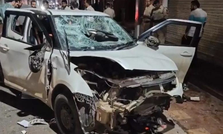 2 youths saved their lives by entering the police station, vandalized the car