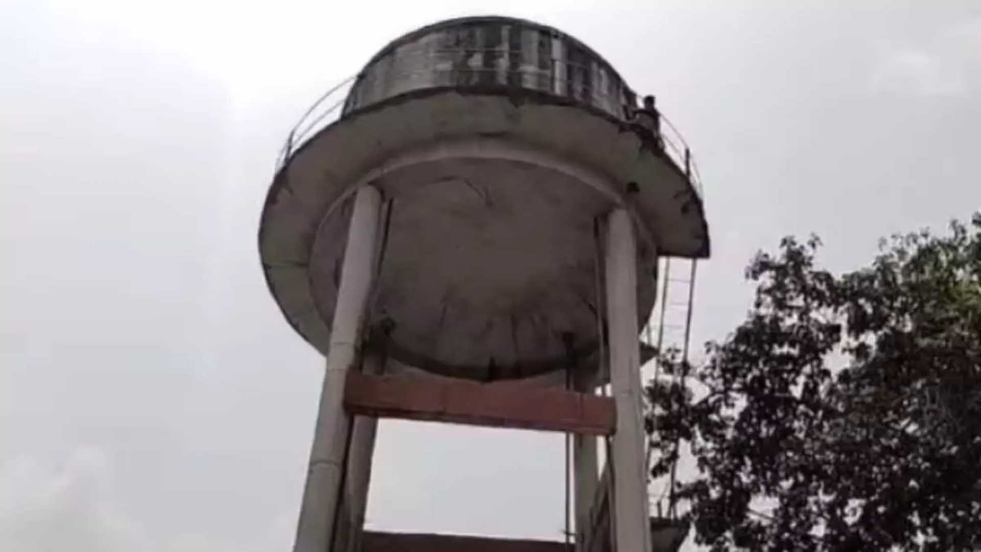 Gang rape victim climbed on the water tank, made a demand to the police