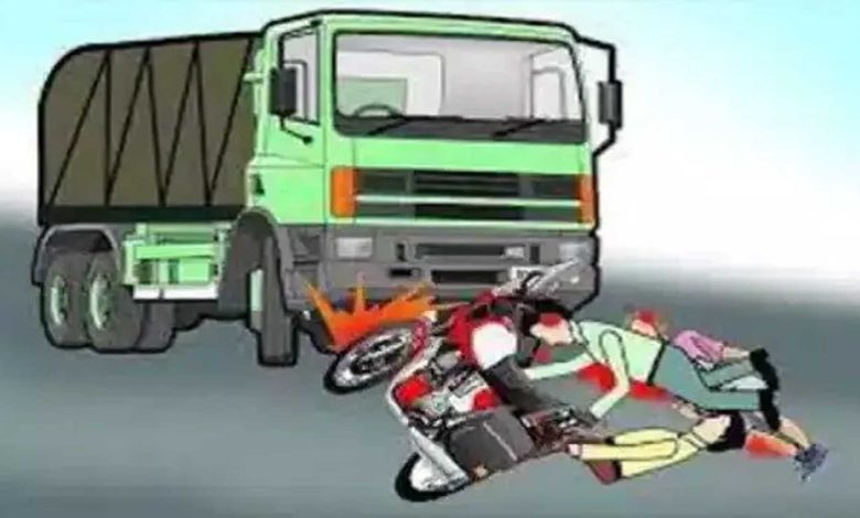 Kannauj: Container hits two bike riders, both youths die