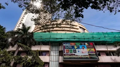 Sensex and Nifty fell by more than 1.5 percent