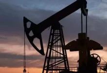 Oil prices rise marginally, but weekly decline continues