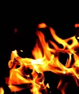 Fire at Ecuador's largest oil refinery, operations temporarily shut down