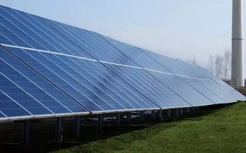UK government approves 400 MW solar power project