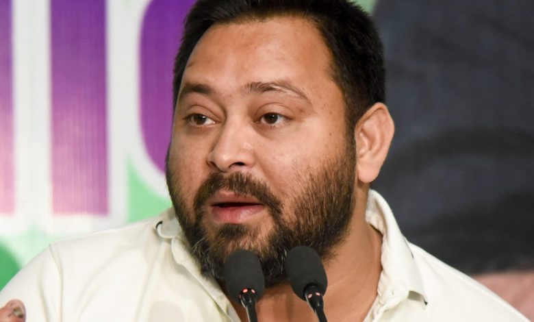 Tejashwi congratulated Nitish Kumar on taking oath as the Chief Minister of Bihar