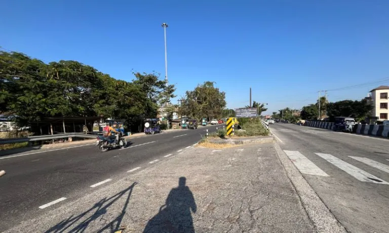 Assam: Lack of service road on NH-27 raises safety concerns in Bajali