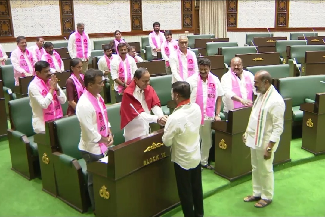 Telangana: Amid heated exchanges, Revanth Reddy joins hands with KCR