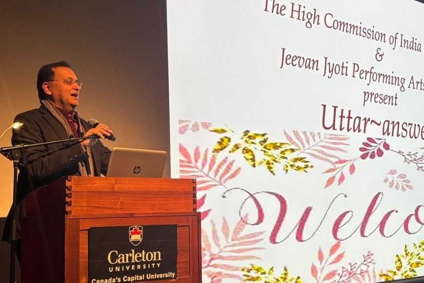A colorful dance ballet was presented at the International Gita Festival in Canada.